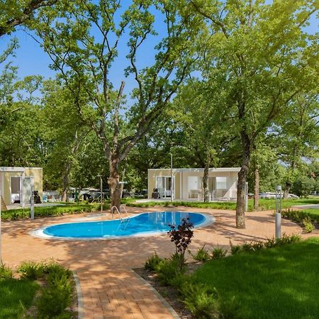 Camping Ulika Mobile Homes - Naturist 切瓦尔-波拉特 外观 照片